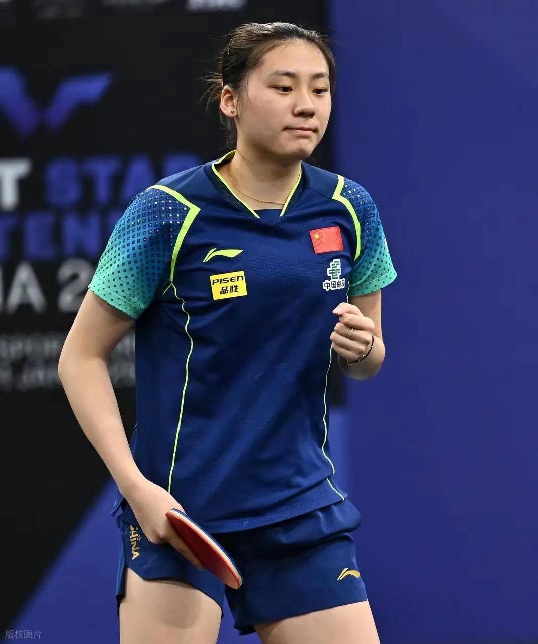 出现在泳池 出现在泳池