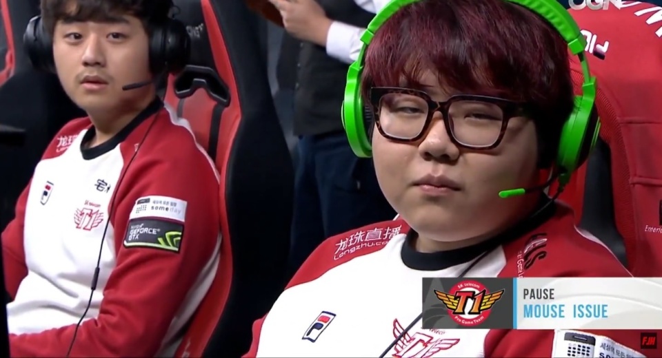 千胜教头！全队疯狂朝卡莱尔浇水庆祝 状元签概率14%已放眼明年